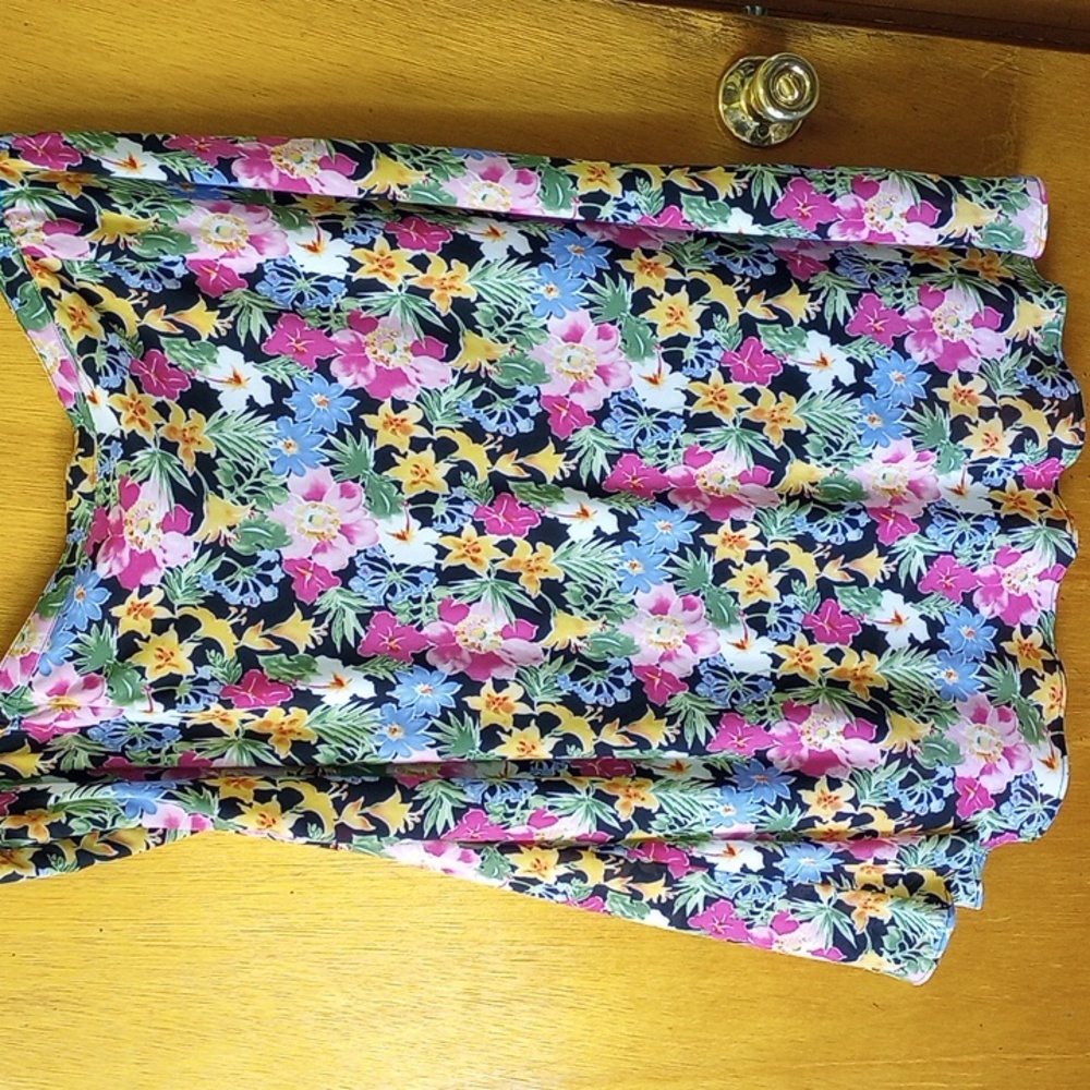 Fashion Bug, Size 2X, Floral Skirt and Blouse Set, elastic waist, pink, blue - Picture 4 of 4